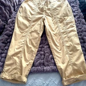 Chico’s crops in tan color. Chico’s size 1 (8)